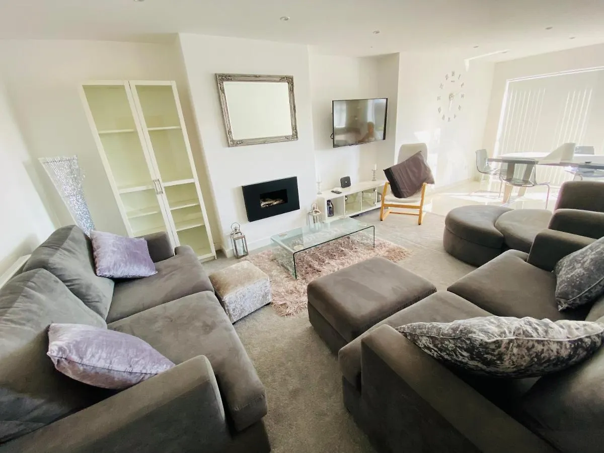 Penny'S Place - Perfect For A Group Trip To Brighton - Hot Tub